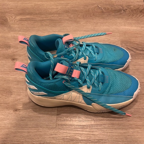 Adidas mens baskeball shoes size 11.5 Donovan mitchell - Picture 2 of 5